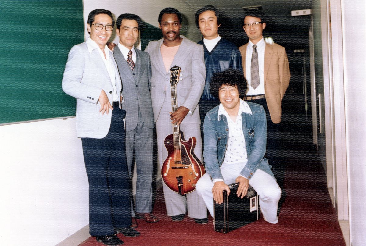 George Benson mit einer Ibanez Artstar.