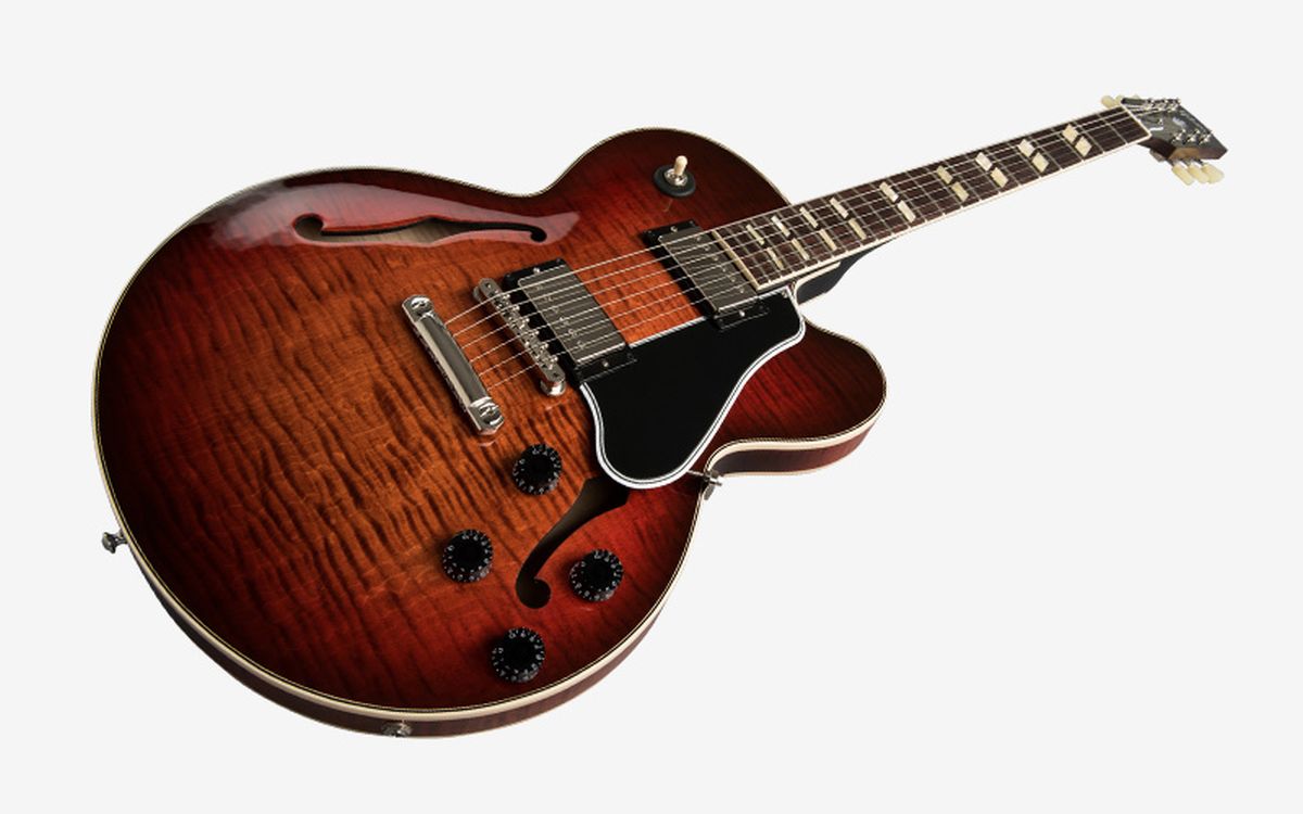 Die Gibson ES2715 in Figured Cherry Cole. Copyright @ Gibson.