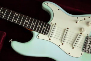 Thorndal Gitarre "Styx" Masterbilt mit Relic in Daphne Blue
