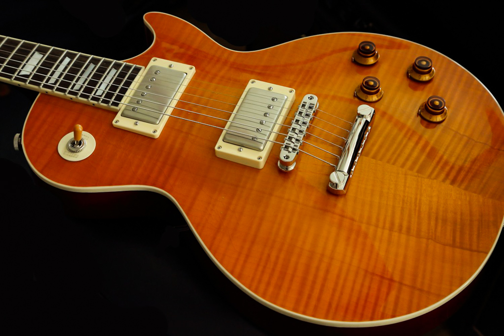 Thorndal Gitarre TBR Masterbuilt mit Flamed Maple Top und Chrome Cover Tonabnehmern