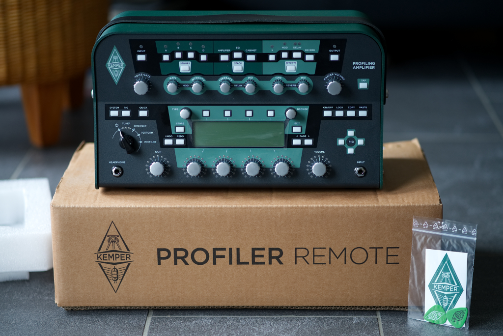 Kemper Profiling Amplifier PowerHead Unboxing inklusive Kemper Remote.